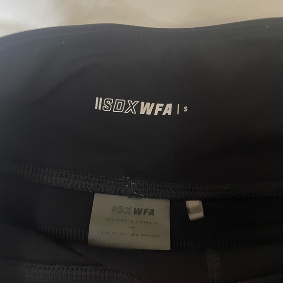 White fox biker shorts - Picture 2 of 3